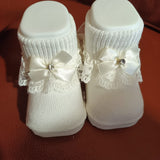 Babbucce col.panna con pizzo e fiocchetto con brillantino