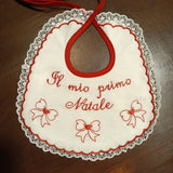 Bavetta natalizia  con fiocchi ricamati e pizzo