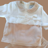 Clinico due pezzi beige e bianco con rouches con fiocco