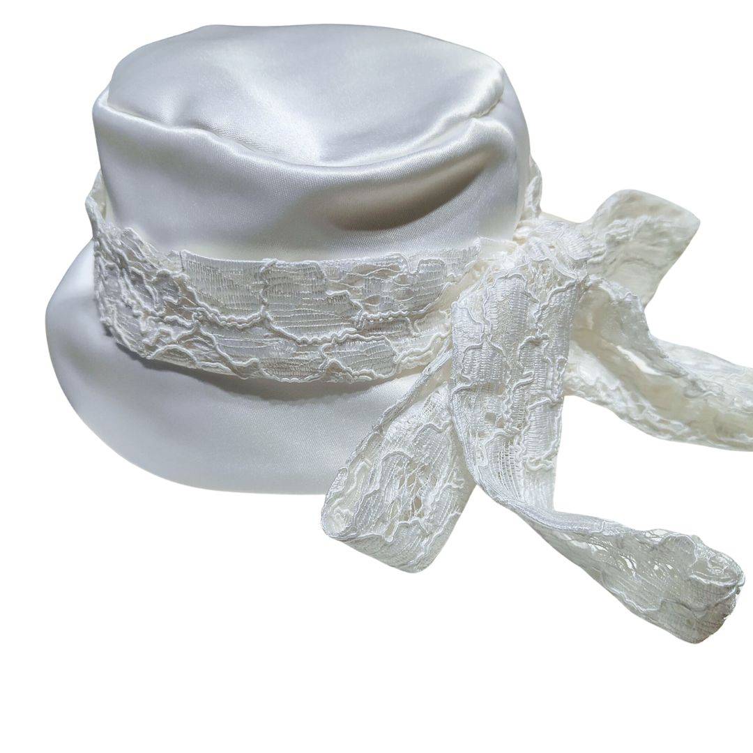 cappello con fiocco per neonata bianco di klaiadì