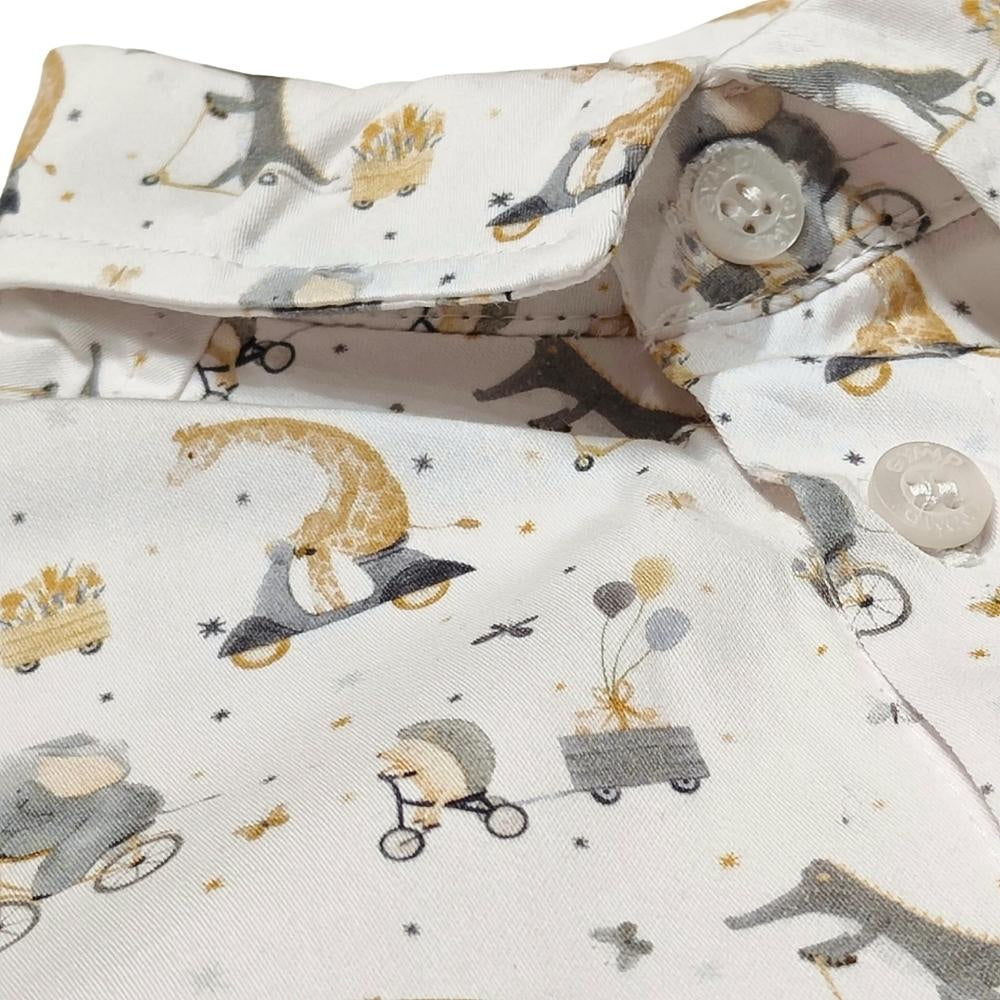 dettagli camicia fantasia bambino  con animaletti gymp