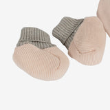 Klaiadì corredino completo cappellino e babbucce  del tema lana pesca microfloreale